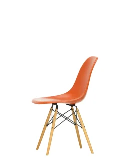 Eames Fiberglass Chair DSW, lys ahorn fra<Vitra Online