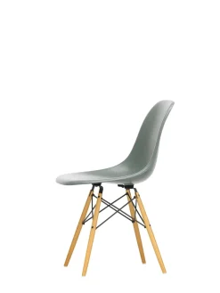 Eames Fiberglass Chair DSW, lys ahorn fra<Vitra Online