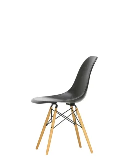 Eames Fiberglass Chair DSW, lys ahorn fra<Vitra Online