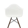 Eames Plastic Armchair DAW, mørk ahorn/white fra<Vitra Outlet