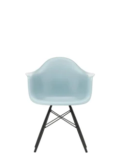 Eames Plastic Armchair DAW, sortlakeret ahorntræ fra<Vitra Discount