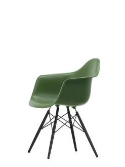 Eames Plastic Armchair DAW, sortlakeret ahorntræ fra<Vitra Discount