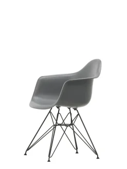 Eames Plastic Armchair DAR, sort pulverlakering fra<Vitra New
