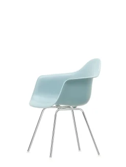 Eames Plastic Armchair DAX, forkromet fra<Vitra Online