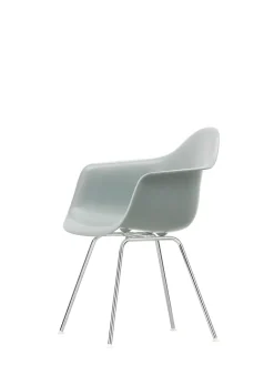 Eames Plastic Armchair DAX, forkromet fra<Vitra Online