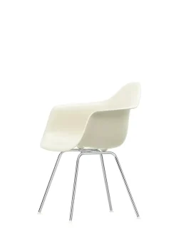 Eames Plastic Armchair DAX, forkromet fra<Vitra Online
