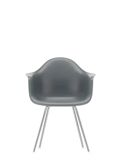 Eames Plastic Armchair DAX, forkromet fra<Vitra Online