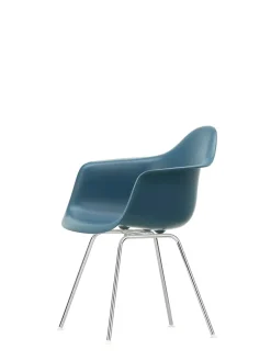 Eames Plastic Armchair DAX, forkromet fra<Vitra Online