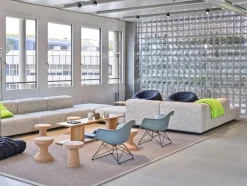 Eames Plastic Armchair LAR, hvidlakeret fra<Vitra Sale