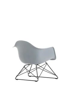 Eames Plastic Armchair LAR, sortlakeret fra<Vitra Clearance