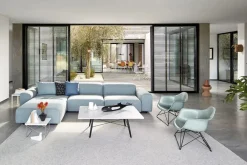 Eames Plastic Armchair LAR, sortlakeret fra<Vitra Clearance