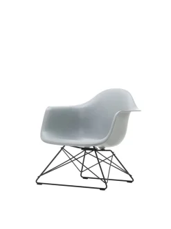 Eames Plastic Armchair LAR, sortlakeret fra<Vitra Clearance