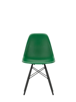 Eames Plastic Side Chair DSW, sortlakeret ahorntræ fra<Vitra Hot