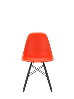 Eames Plastic Side Chair DSW, sortlakeret ahorntræ fra<Vitra Hot