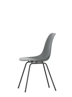 Eames Plastic Side Chair DSX, sort pulverlakeret fra<Vitra Hot
