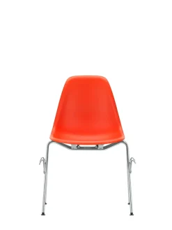 Eames Plastic Side Chair DSS, stabelbar fra<Vitra Outlet