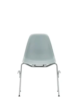 Eames Plastic Side Chair DSS, stabelbar fra<Vitra Outlet