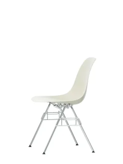 Eames Plastic Side Chair DSS, stabelbar fra<Vitra Outlet