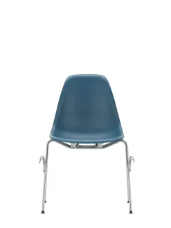 Eames Plastic Side Chair DSS, stabelbar fra<Vitra Outlet