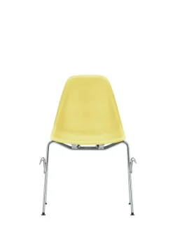Eames Plastic Side Chair DSS, stabelbar fra<Vitra Outlet