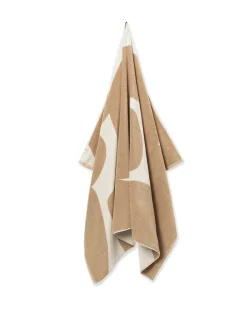 Ebb Beach Towel fra<Ferm Living Hot