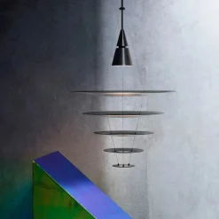 Enigma 545 pendel fra<Louis Poulsen Hot