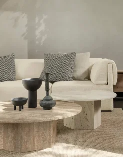 Epic Coffee Table Ø80 cm, travertine fra<GUBI