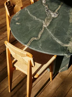 Epic Outdoor Dining Table, round fra<GUBI