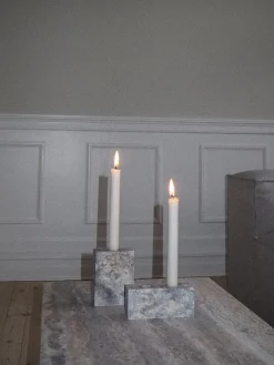 Epode Lysestage 8,5 cm, travertin silver fra<Wabi Sabi Nordic Online