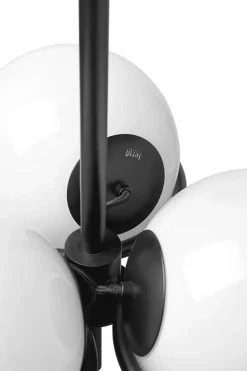 Era Chandelier fra<Ferm Living Hot