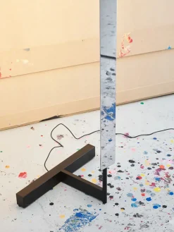 F Model gulvlampe fra<Anour Sale