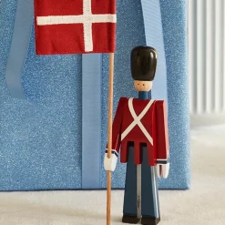 Fanebærer med tekstilflag, mini af<Kay Bojesen New