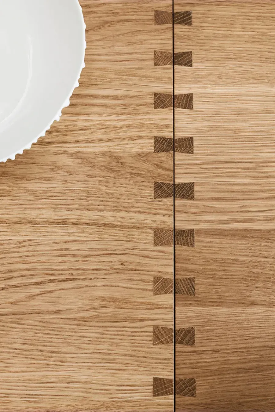 FK63 Reol med ben og bakker fra<Carl Hansen & Søn Discount