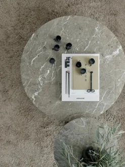 Florence Sofabord Ø90, gris du marais/beige grey fra<New Works Online