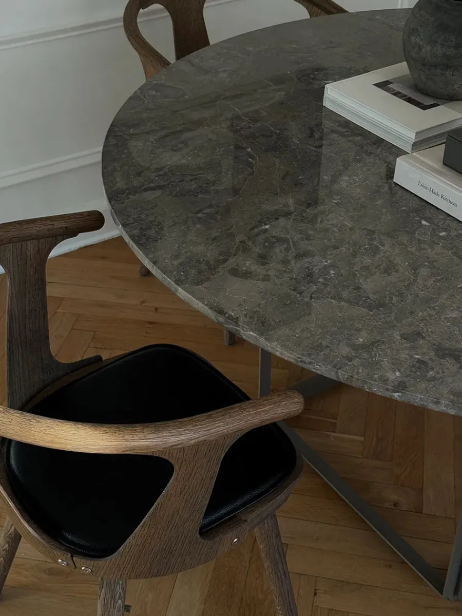 Florence Spisebord Ø145, gris du marais/beige grey fra<New Works Sale