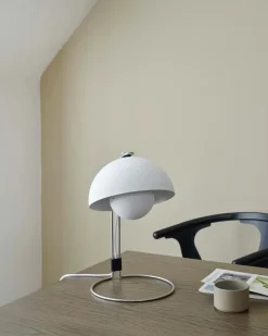 Flowerpot VP4 bordlampe af Verner Panton<&Tradition Hot