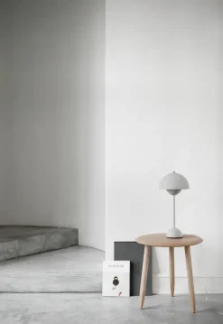 Flowerpot VP3 bordlampe af Verner Panton<&Tradition