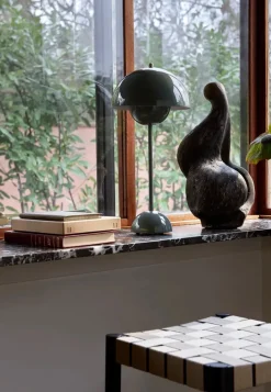 Flowerpot VP3 bordlampe af Verner Panton<&Tradition