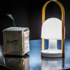 Follow Me blå bordlampe fra<Marset Discount