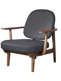 Fred Lænestol, valnødfarvet eg fra<Fritz Hansen