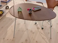 Æggebordet af Arne Jacobsen<Fritz Hansen