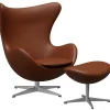 Ægget, Cognac Aura læder, med returdrej inkl. skammel af Arne Jacobsen<Fritz Hansen Best