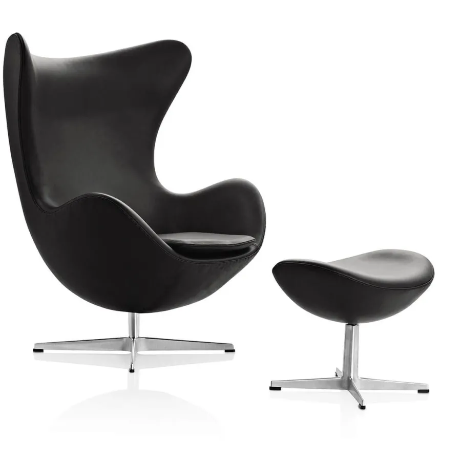 Ægget, Mørk Brun Grace læder, med returdrej inkl. skammel af Arne Jacobsen<Fritz Hansen Sale