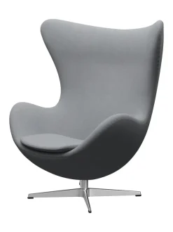 Ægget, sort læder/aluminium af Arne Jacobsen<Fritz Hansen Online