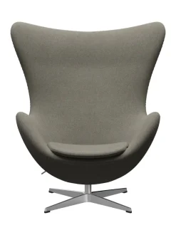 Ægget, sort læder/aluminium af Arne Jacobsen<Fritz Hansen Online