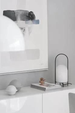 Ghost Table Lamp fra<Woud Outlet