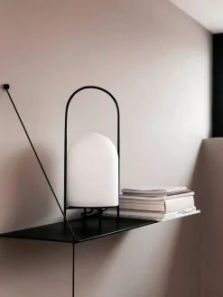 Ghost Table Lamp fra<Woud Outlet