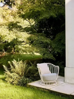 Grace Outdoor Lounge Chair fra<GUBI New