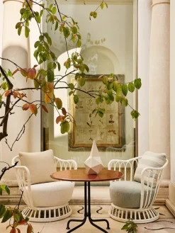 Grace Outdoor Lounge Chair fra<GUBI New