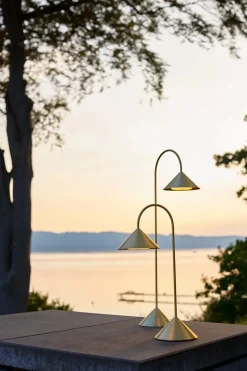 Grasp Portable Lampe, H47 fra<Frandsen Sale